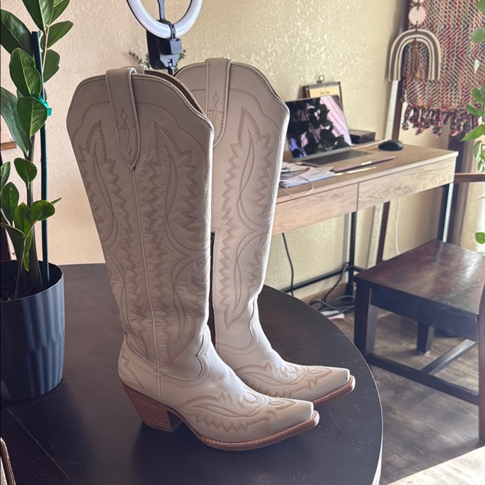 Ariat Cream Heeled Boots with Western Elegance